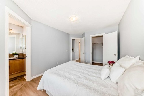 142 Auburn Bay Heights Se, Calgary, AB - Indoor Photo Showing Bedroom