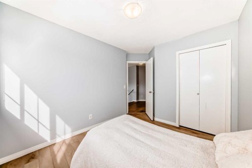142 Auburn Bay Heights Se, Calgary, AB - Indoor Photo Showing Bedroom