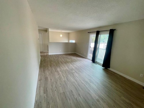 4824 Varsity Drive Nw, Calgary, AB - Indoor Photo Showing Other Room