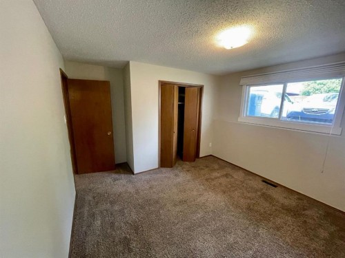 4824 Varsity Drive Nw, Calgary, AB - Indoor Photo Showing Other Room