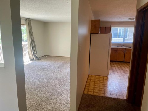 4824 Varsity Drive Nw, Calgary, AB - Indoor Photo Showing Other Room