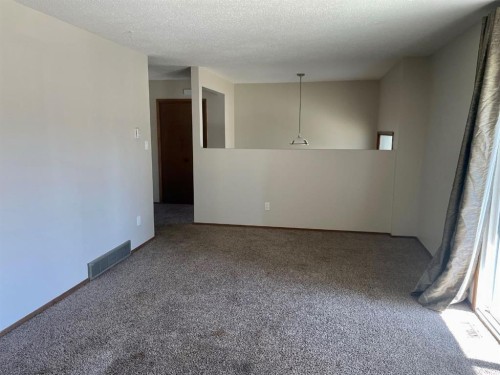 4824 Varsity Drive Nw, Calgary, AB - Indoor Photo Showing Other Room