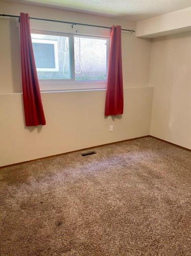 4824 Varsity Drive Nw, Calgary, AB - Indoor Photo Showing Other Room