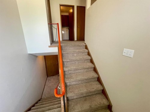 4824 Varsity Drive Nw, Calgary, AB - Indoor Photo Showing Other Room