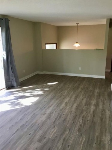 4824 Varsity Drive Nw, Calgary, AB - Indoor Photo Showing Other Room