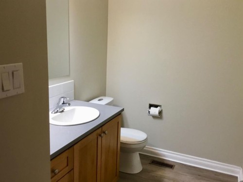 4824 Varsity Drive Nw, Calgary, AB - Indoor Photo Showing Bathroom