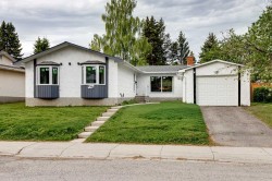 3394 Breton Close NW Calgary, AB T2L 1X4
