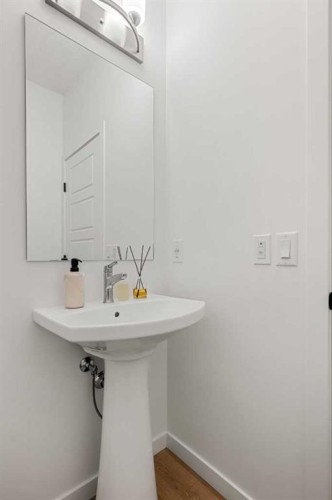 218 Aquila Way Nw, Calgary, AB - Indoor Photo Showing Bathroom