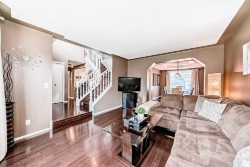 116 Shawnee Way Sw, Calgary, AB 