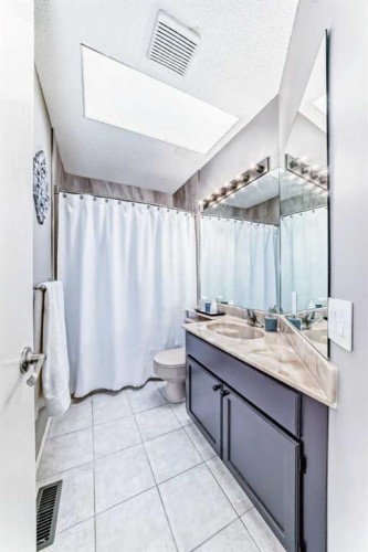 116 Shawnee Way Sw, Calgary, AB 