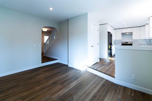 61 Cimarron Way, Okotoks, AB - Indoor Photo Showing Kitchen