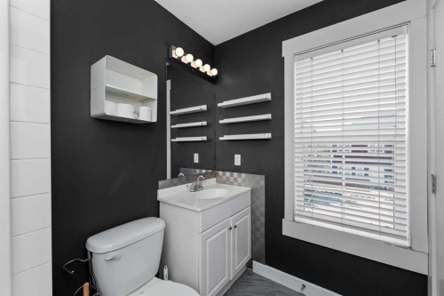 140 Cascades Pass, Chestermere, AB - Indoor Photo Showing Bathroom