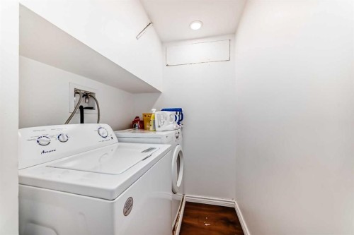 6441 18A Street Se, Calgary, AB - Indoor Photo Showing Laundry Room