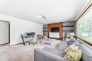 6441 18A Street Se, Calgary, AB  - Indoor Photo Showing Living Room 
