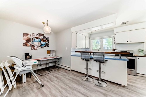 6441 18A Street Se, Calgary, AB - Indoor Photo Showing Kitchen