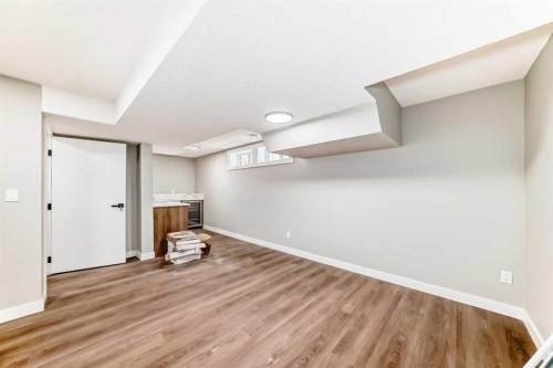 1635 24 Avenue Nw, Calgary, AB 