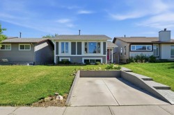 420 Summerwood Place SEAirdrie, AB T4B 1W7