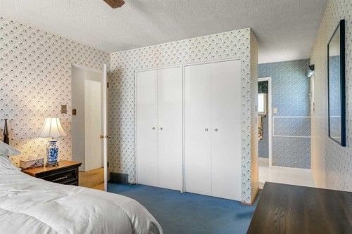 511 Willingdon Boulevard Se, Calgary, AB - Indoor Photo Showing Bedroom