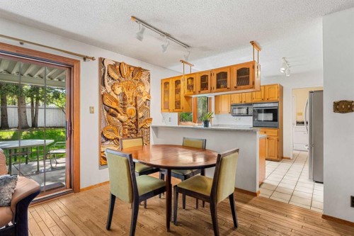 511 Willingdon Boulevard Se, Calgary, AB - Indoor Photo Showing Other Room