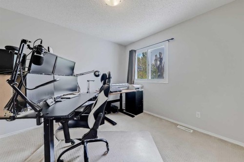 36 Mt Selkirk Close Se, Calgary, AB - Indoor Photo Showing Office