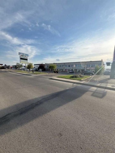 6782 50 Avenue, Red Deer, AB 