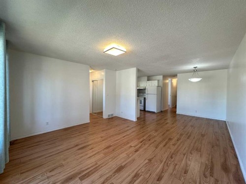 121 Huntford Close Ne, Calgary, AB - Indoor Photo Showing Other Room