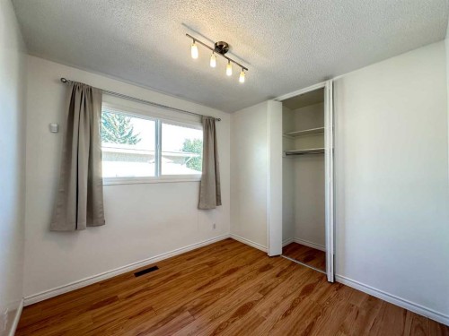 121 Huntford Close Ne, Calgary, AB - Indoor Photo Showing Other Room