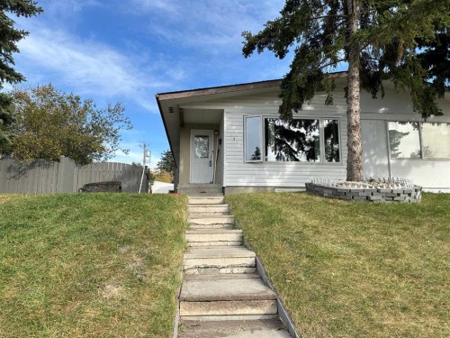 121 Huntford Close Ne, Calgary, AB - Outdoor