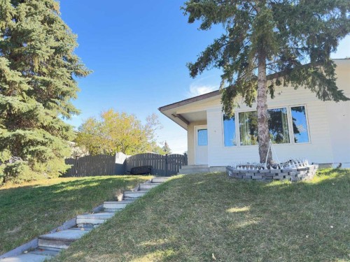 121 Huntford Close Ne, Calgary, AB - Outdoor