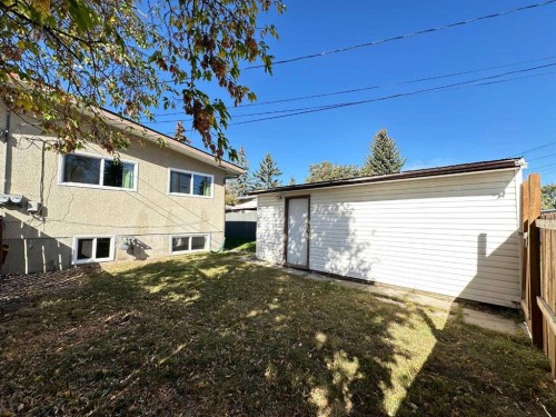 121 Huntford Close Ne, Calgary, AB - Outdoor