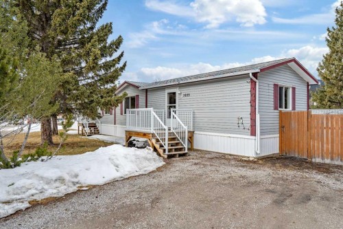 1605 129 Street, Blairmore, AB 