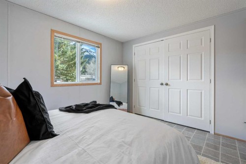 1605 129 Street, Blairmore, AB 