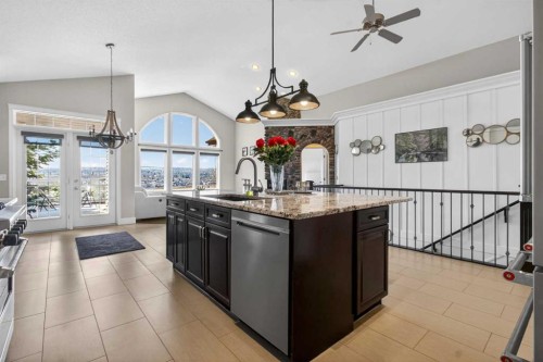 158 Hidden Creek Heights Nw, Calgary, AB - Indoor Photo Showing Kitchen