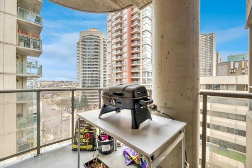 701-683 10 Street Sw, Calgary, AB - Outdoor