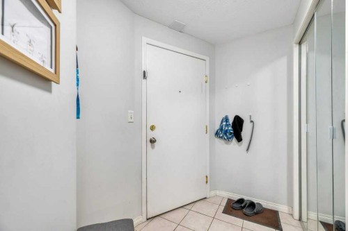 701-683 10 Street Sw, Calgary, AB - Indoor Photo Showing Dining Room