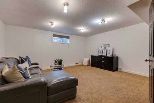 107 Aspen Stone Crescent Sw, Calgary, AB - Indoor