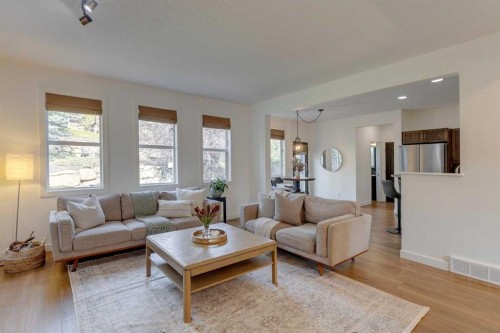 107 Aspen Stone Crescent Sw, Calgary, AB - Indoor Photo Showing Living Room