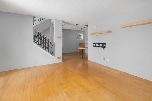 2504-7171 Coach Hill Road, Calgary, AB - Indoor Photo Showing Other Room