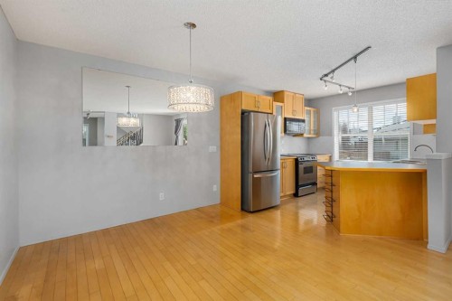 2504-7171 Coach Hill Road, Calgary, AB - Indoor Photo Showing Kitchen