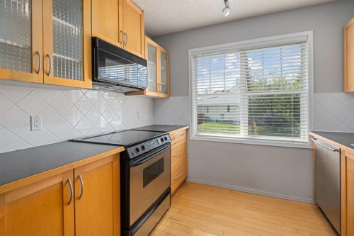 2504-7171 Coach Hill Road, Calgary, AB - Indoor Photo Showing Kitchen