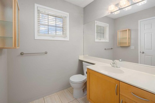 2504-7171 Coach Hill Road, Calgary, AB - Indoor Photo Showing Bathroom