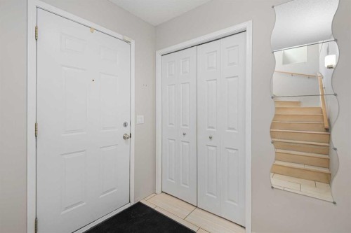 2504-7171 Coach Hill Road, Calgary, AB - Indoor Photo Showing Other Room