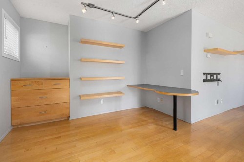 2504-7171 Coach Hill Road, Calgary, AB - Indoor Photo Showing Other Room