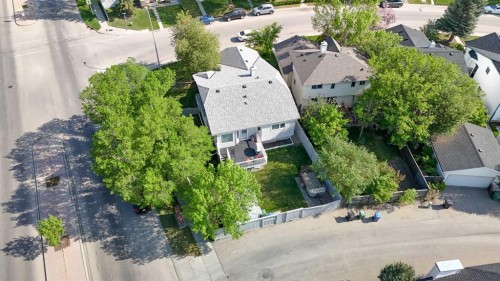 272 Covington Road Ne, Calgary, AB - Outdoor