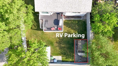 272 Covington Road Ne, Calgary, AB - Outdoor