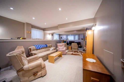 272 Covington Road Ne, Calgary, AB - Indoor