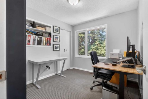 348 Midlake Boulevard Se, Calgary, AB - Indoor Photo Showing Office