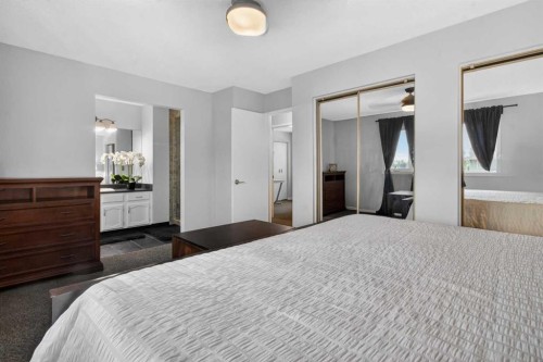 348 Midlake Boulevard Se, Calgary, AB - Indoor Photo Showing Bedroom