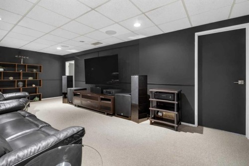 348 Midlake Boulevard Se, Calgary, AB - Indoor