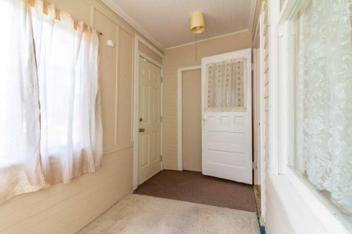 1826 5 Avenue North, Lethbridge, AB - Indoor Photo Showing Other Room